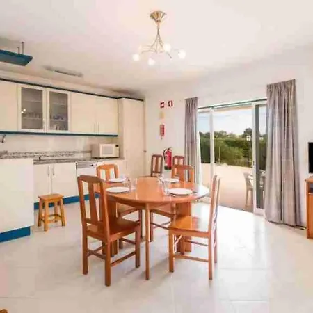 4 Bedroom Lombos With Pool In Porches