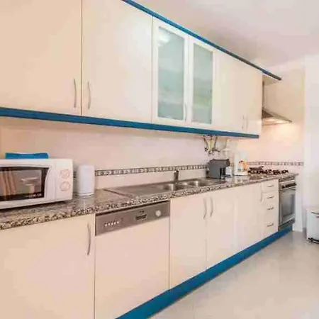 Villa 4 Bedroom Lombos With Pool In Porches